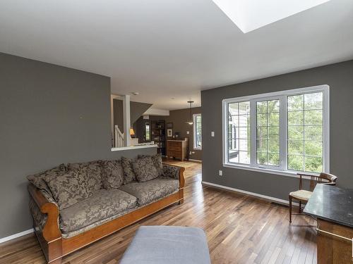 10004 97 Avenue, Edmonton, AB - Indoor Photo Showing Living Room