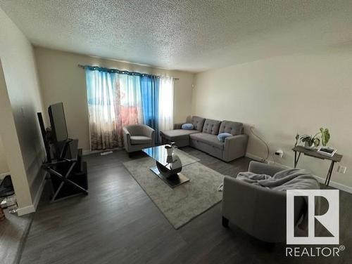 15232 94A Street, Edmonton, AB - Indoor Photo Showing Living Room