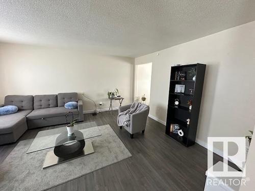 15232 94A Street, Edmonton, AB - Indoor Photo Showing Living Room