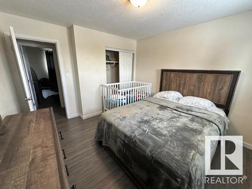 15232 94A Street, Edmonton, AB - Indoor Photo Showing Bedroom