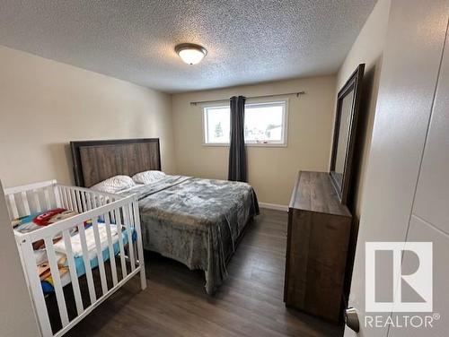 15232 94A Street, Edmonton, AB - Indoor Photo Showing Bedroom