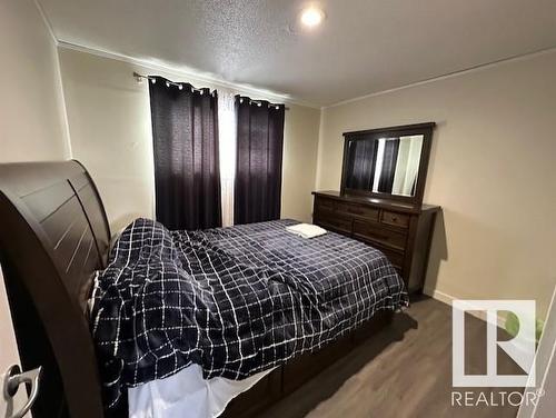 15232 94A Street, Edmonton, AB - Indoor Photo Showing Bedroom