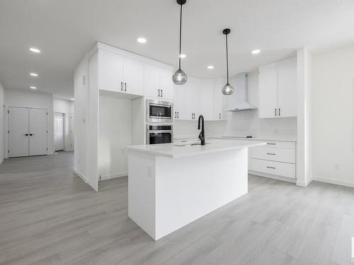 224 Lee Ridge Road, Edmonton, AB - Indoor Photo Showing Kitchen With Upgraded Kitchen