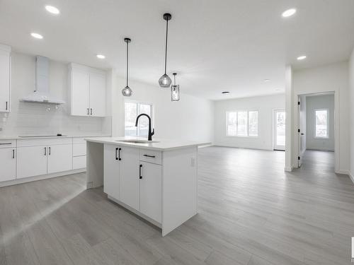 224 Lee Ridge Road, Edmonton, AB - Indoor Photo Showing Kitchen