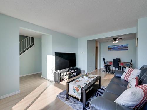 13309 47 Street, Edmonton, AB - Indoor Photo Showing Living Room