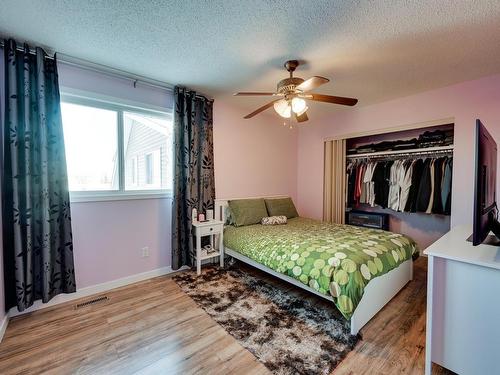 13309 47 Street, Edmonton, AB - Indoor Photo Showing Bedroom