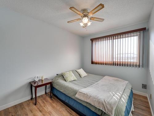 13309 47 Street, Edmonton, AB - Indoor Photo Showing Bedroom