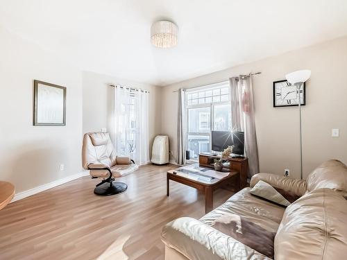 48 150 Edwards Drive, Edmonton, AB - Indoor Photo Showing Living Room