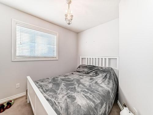 48 150 Edwards Drive, Edmonton, AB - Indoor Photo Showing Bedroom