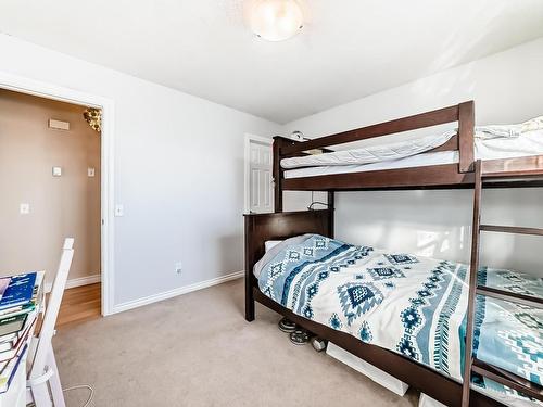 48 150 Edwards Drive, Edmonton, AB - Indoor Photo Showing Bedroom