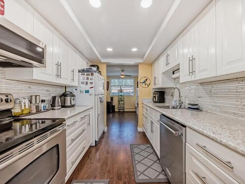 131 4404 122 Street, Edmonton, AB - Indoor Photo Showing Kitchen With Upgraded Kitchen