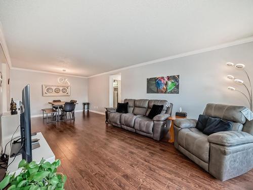 131 4404 122 Street, Edmonton, AB - Indoor Photo Showing Living Room