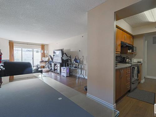 501 10130 114 Street, Edmonton, AB - Indoor