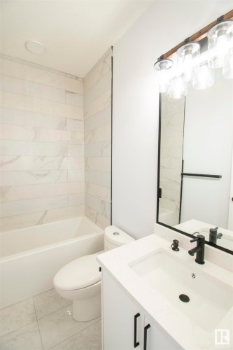 10954 135 Street, Edmonton, AB - Indoor Photo Showing Bathroom