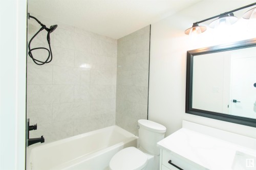 10954 135 Street, Edmonton, AB - Indoor Photo Showing Bathroom