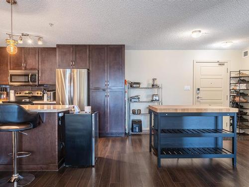 103 6084 Stanton Drive, Edmonton, AB - Indoor Photo Showing Kitchen With Stainless Steel Kitchen With Upgraded Kitchen