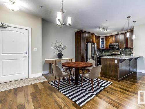 233 6079 Maynard Way, Edmonton, AB - Indoor Photo Showing Kitchen