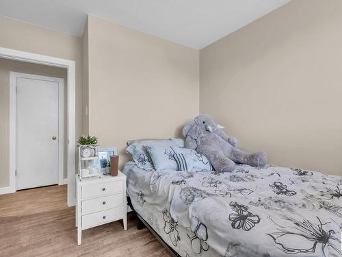 1 6205 98 Avenue, Edmonton, AB - Indoor Photo Showing Bedroom