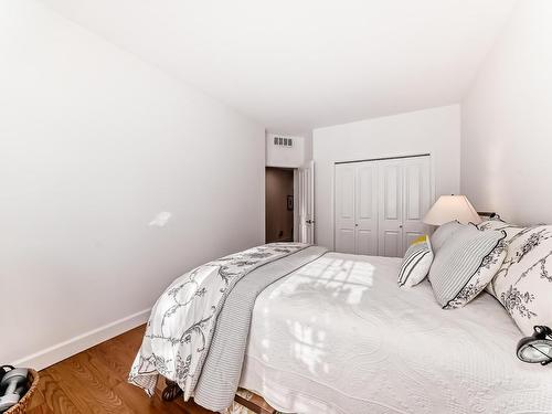 206 11660 79 Avenue, Edmonton, AB - Indoor Photo Showing Bedroom