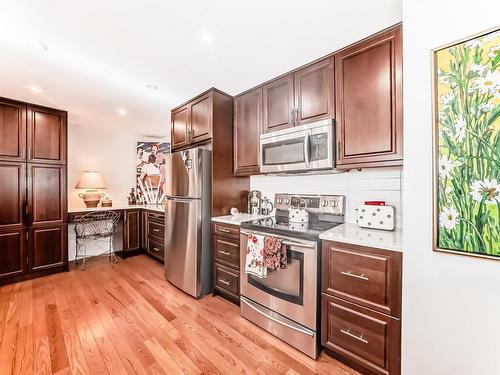 206 11660 79 Avenue, Edmonton, AB - Indoor Photo Showing Kitchen