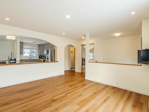 1325 39 Street, Edmonton, AB - Indoor Photo Showing Kitchen