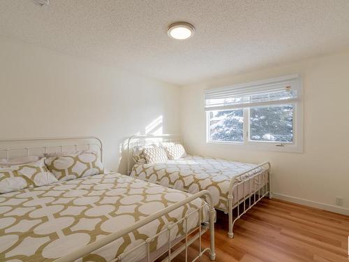 1325 39 Street, Edmonton, AB - Indoor Photo Showing Bedroom