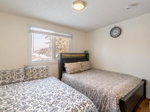 1325 39 Street, Edmonton, AB - Indoor Photo Showing Bedroom