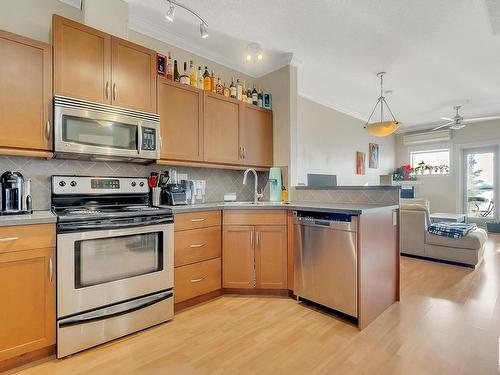 303 10121 80 Avenue, Edmonton, AB - Indoor Photo Showing Kitchen