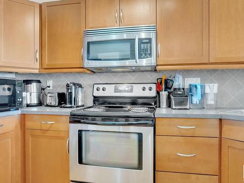 303 10121 80 Avenue, Edmonton, AB - Indoor Photo Showing Kitchen