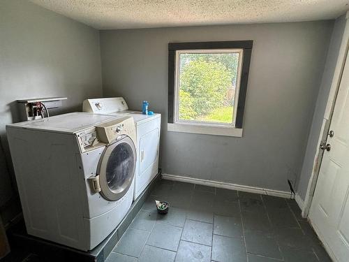 Edmonton, AB - Indoor Photo Showing Laundry Room