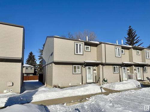 1703 Lakewood Road S, Edmonton, AB - Outdoor