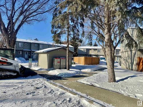 1703 Lakewood Road S, Edmonton, AB - Outdoor