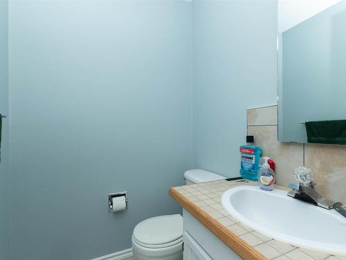 2605 135A Avenue, Edmonton, AB - Indoor Photo Showing Bathroom