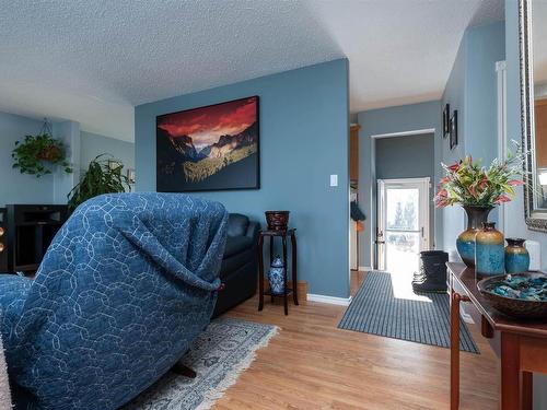 2605 135A Avenue, Edmonton, AB - Indoor Photo Showing Other Room