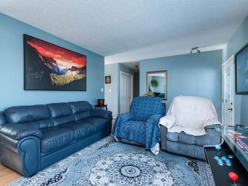 2605 135A Avenue, Edmonton, AB - Indoor Photo Showing Living Room