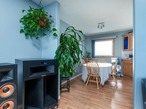 2605 135A Avenue, Edmonton, AB - Indoor Photo Showing Dining Room