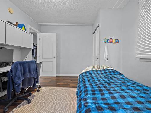 9821 76 Avenue, Edmonton, AB - Indoor Photo Showing Bedroom