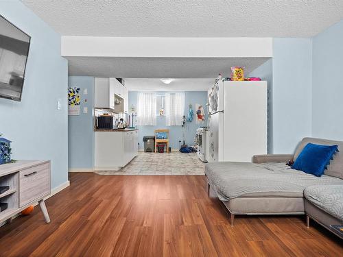 9821 76 Avenue, Edmonton, AB - Indoor Photo Showing Bedroom