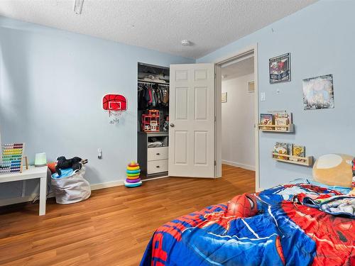 9821 76 Avenue, Edmonton, AB - Indoor Photo Showing Bedroom