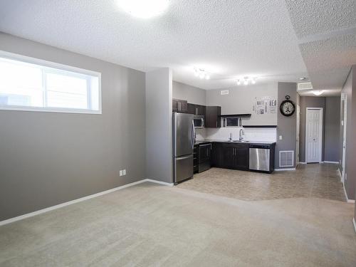 30 6520 2 Avenue, Edmonton, AB - Indoor Photo Showing Kitchen