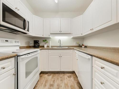 420 13625 34 Street, Edmonton, AB - Indoor Photo Showing Kitchen