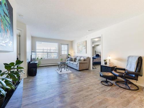 420 13625 34 Street, Edmonton, AB - Indoor Photo Showing Living Room