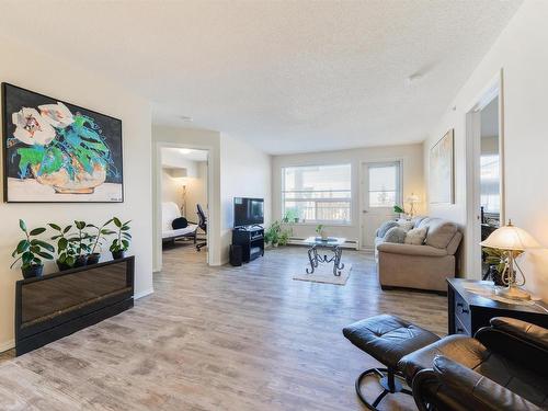 420 13625 34 Street, Edmonton, AB - Indoor Photo Showing Living Room