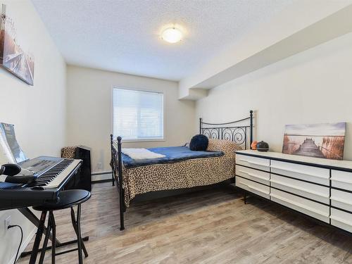 420 13625 34 Street, Edmonton, AB - Indoor Photo Showing Bedroom