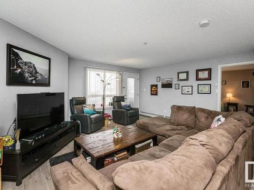 1104 330 Clareview Station Drive, Edmonton, AB - Indoor Photo Showing Living Room