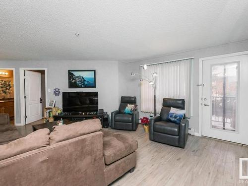 1104 330 Clareview Station Drive, Edmonton, AB - Indoor Photo Showing Living Room