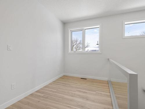 9846 74 Avenue, Edmonton, AB - Indoor Photo Showing Other Room