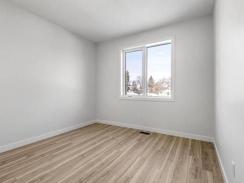 9846 74 Avenue, Edmonton, AB - Indoor Photo Showing Other Room