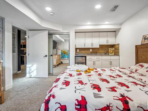 7731 152 Street, Edmonton, AB - Indoor Photo Showing Bedroom