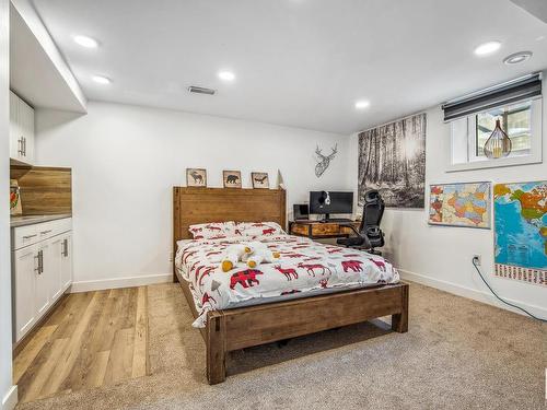 7731 152 Street, Edmonton, AB - Indoor Photo Showing Bedroom